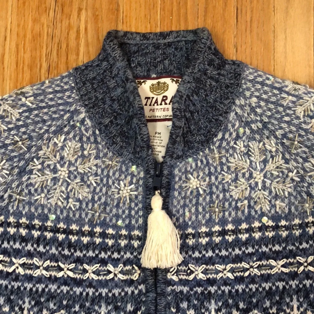 Blue snowflakes beaded fair isle sweater size petite M - Picture 2 of 8